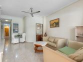 Opportunity for a ground floor apartment with 2 bedrooms, a bathroom and a toilet in Playa del Cura