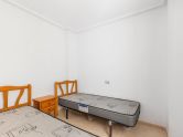 Opportunity for two central bedrooms