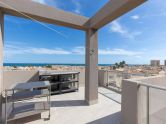 Penthouse de 2 chambres avec solarium et vue sur la mer à 400 m de la plage