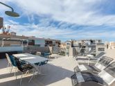 Penthouse de 2 chambres avec solarium et vue sur la mer à 400 m de la plage