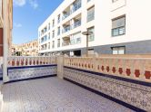 Ground floor apartment with garage included, 10 meters from the sea in La Mata