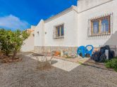 Opportunity: Chalet with large 317 m2 plot in El Chaparral – La Siesta