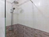 2-bedroom bungalow with pool and parking