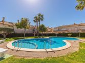 2-bedroom bungalow with pool and parking