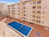 Apartment with pool in the heart of Torrevieja · Playa del Cura