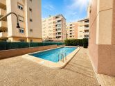 Opportunité d'acquérir un appartement de 2 chambres avec vue imprenable et piscine