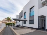 Top Floor Bungalow with Private Solarium – Oasis Beach 7, Punta Prima (Torrevieja)