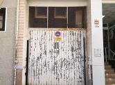 Opportunity!! Central parking space