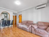 Exklusives Penthouse mit 3 Schlafzimmern und 2 Bädern, 500 m von Playa del Cura und Playa de Los Locos entfernt.