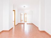 Bargain 3-bedroom apartment with terrace