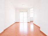 Bargain 3-bedroom apartment with terrace