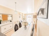 Opportunity: Penthouse with 2 bedrooms and private solarium facing south