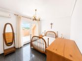 Two-bedroom penthouse with garage and sea views