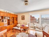 Stunning 103m2 apartment just 250m from Playa del Cura. South facing with enclosed garage included.