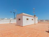 Stunning 103m2 apartment just 250m from Playa del Cura. South facing with enclosed garage included.