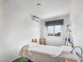 Opportunity with sea views