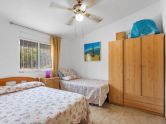 Ground-floor bungalow 400 metres from Los Náufragos Beach