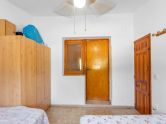 Ground-floor bungalow 400 metres from Los Náufragos Beach