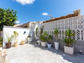 Spectacular renovated bungalow in Torreta III with communal pool