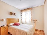 Light, sun, and the beach just a 3-minute walk away! Top-floor apartment with an L-shaped terrace and enclosed garage in Playa del Cura.