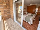 Light, sun, and the beach just a 3-minute walk away! Top-floor apartment with an L-shaped terrace and enclosed garage in Playa del Cura.