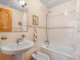Sunrise views and Mediterranean breezes in Nueva Torrevieja! 2 bedrooms + communal pool