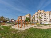 Sunrise views and Mediterranean breezes in Nueva Torrevieja! 2 bedrooms + communal pool