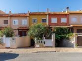 Frontline townhouse with sea views