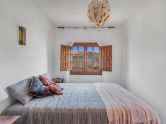 Frontline townhouse with sea views