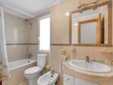 Central and very bright apartment with a garage and a super convenient storage room on your same floor