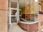 Central and very bright apartment with a garage and a super convenient storage room on your same floor