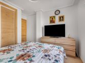 Stunning renovated three-bedroom corner penthouse in the Santa Gema residential complex.
