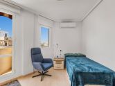 Eindrucksvolles, renoviertes Eck-Penthouse mit drei Schlafzimmern in der Wohnanlage Santa Gema.