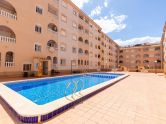 Stunning renovated three-bedroom corner penthouse in the Santa Gema residential complex.