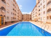 Eindrucksvolles, renoviertes Eck-Penthouse mit drei Schlafzimmern in der Wohnanlage Santa Gema.