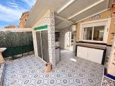 Opportunity in Torreblanca: 2 bedrooms with pool