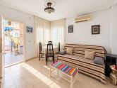 Opportunity in Torreblanca: 2 bedrooms with pool