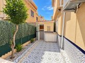 Opportunity in Torreblanca: 2 bedrooms with pool