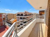 ¡Luz, sol y playa a 3 minutos andando! Piso en última planta con terraza en L y garaje cerrado opcional en Playa del Cura