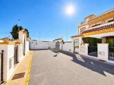 Corner Townhouse with Large Plot and South Orientation in El Limonar