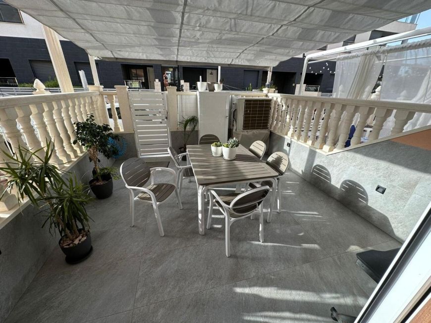 España Duplex con piscina totalmente reformado y amueblado a estrenar, a 80 metros de la Playa de La Mata