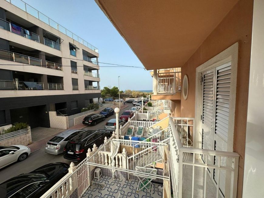 España Duplex con piscina totalmente reformado y amueblado a estrenar, a 80 metros de la Playa de La Mata
