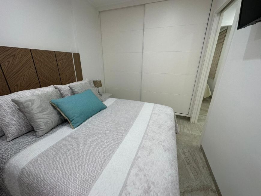 España Duplex con piscina totalmente reformado y amueblado a estrenar, a 80 metros de la Playa de La Mata