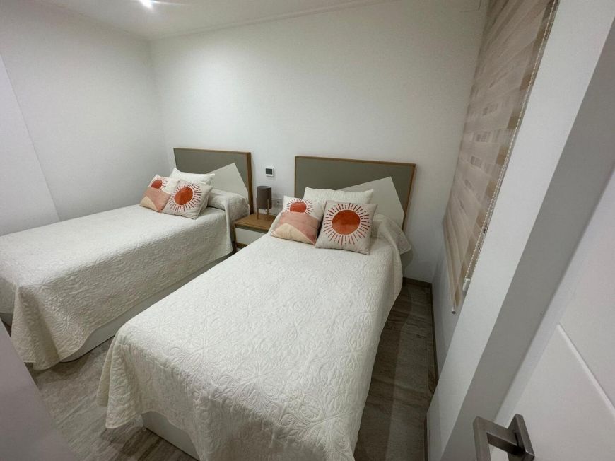 Španělsko Duplex con piscina totalmente reformado y amueblado a estrenar, a 80 metros de la Playa de La Mata