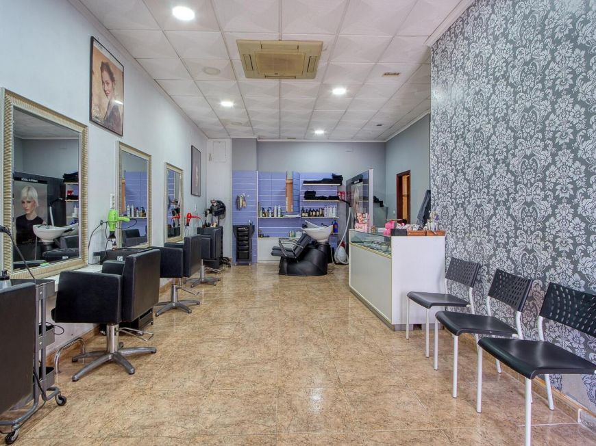 Espanha ¡Oportunidad de inversión! Local de Peluquería Totalmente Equipado en Venta