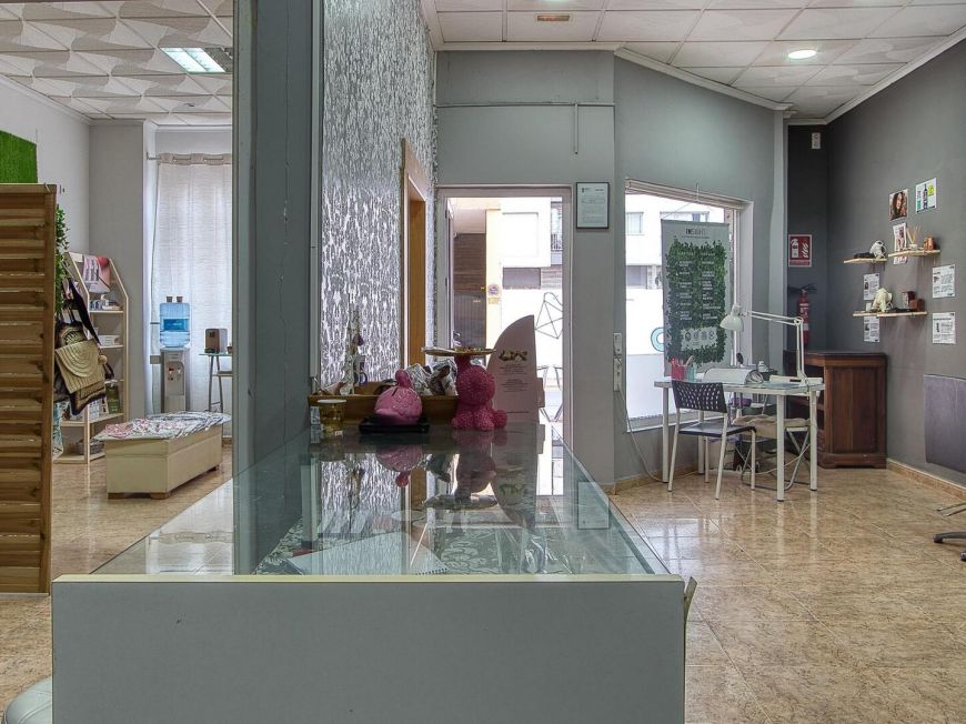 Espanha ¡Oportunidad de inversión! Local de Peluquería Totalmente Equipado en Venta