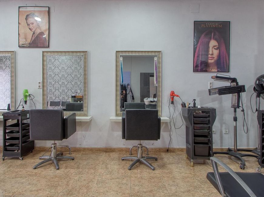 Espanha ¡Oportunidad de inversión! Local de Peluquería Totalmente Equipado en Venta