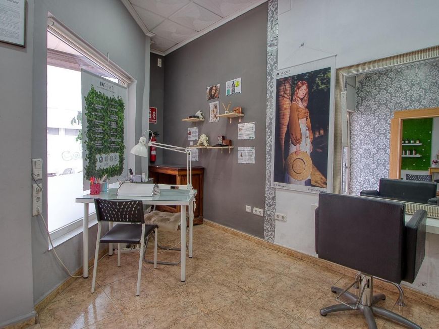 Espanha ¡Oportunidad de inversión! Local de Peluquería Totalmente Equipado en Venta