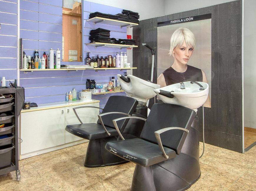 Espanha ¡Oportunidad de inversión! Local de Peluquería Totalmente Equipado en Venta