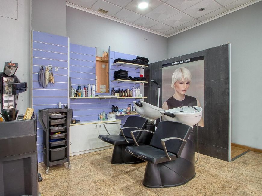 Espanha ¡Oportunidad de inversión! Local de Peluquería Totalmente Equipado en Venta